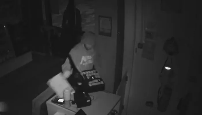 man stealing till at sevenoaks visitor centre