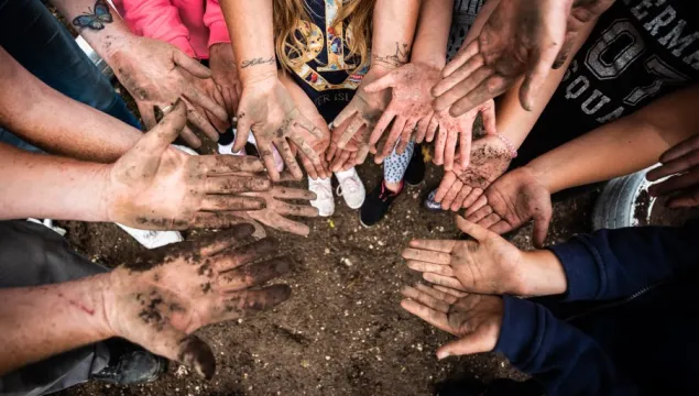 muddy hands