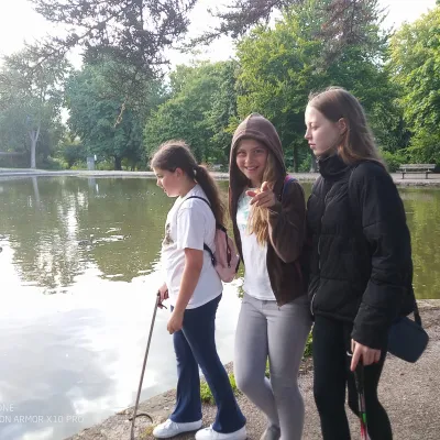 8th Folkestone Guides litter pick